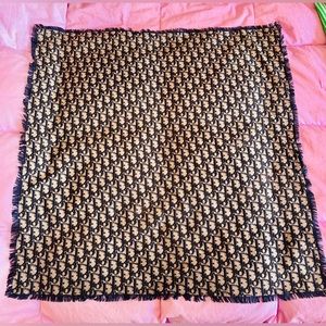Christian Dior 100% silk womens vintage scarf 26 in X 26 in Navy Classic Logo